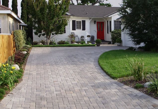 front yard landscaping with pavers and stone ideas